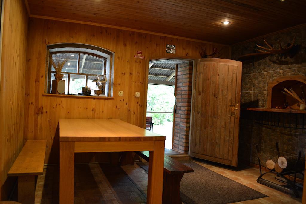 Viesu Nams Klanas Hotel Енгуре Екстериор снимка