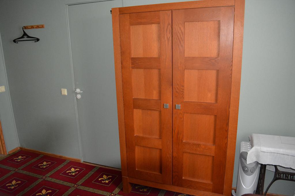 Viesu Nams Klanas Hotel Енгуре Стая снимка