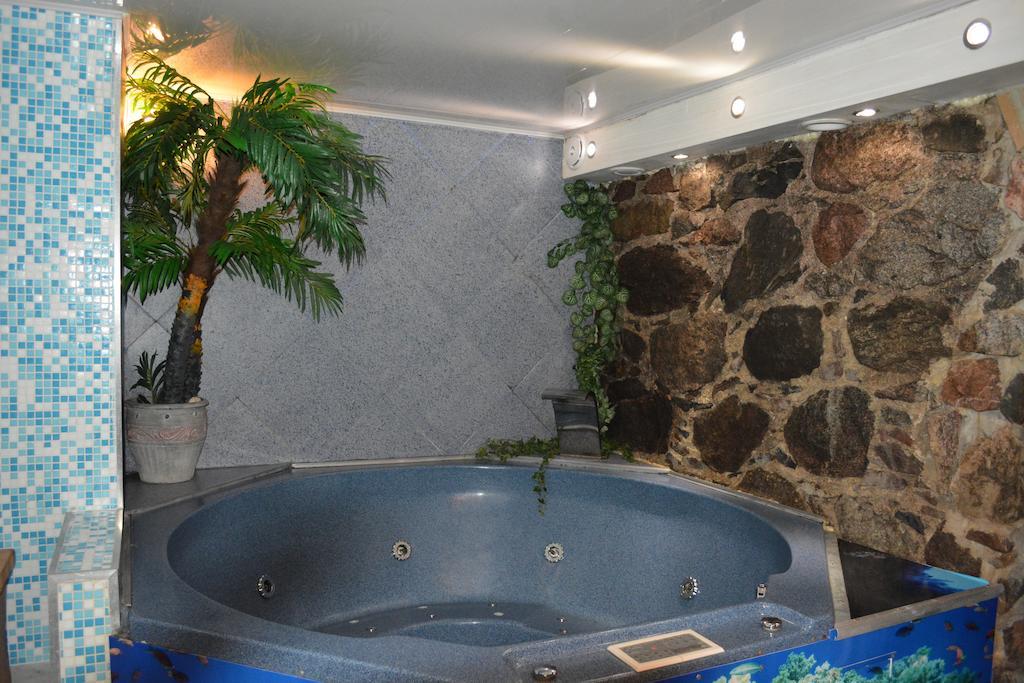 Viesu Nams Klanas Hotel Енгуре Екстериор снимка