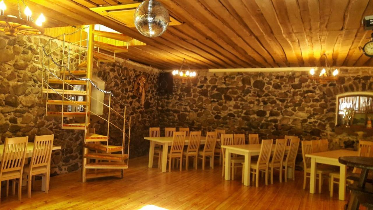 Viesu Nams Klanas Hotel Енгуре Екстериор снимка